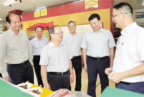 20190622-全力解决“两不愁三保障”突出问题 确保如期完成脱贫攻坚任务.jpg